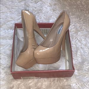 Steve Madden Beige Pumps